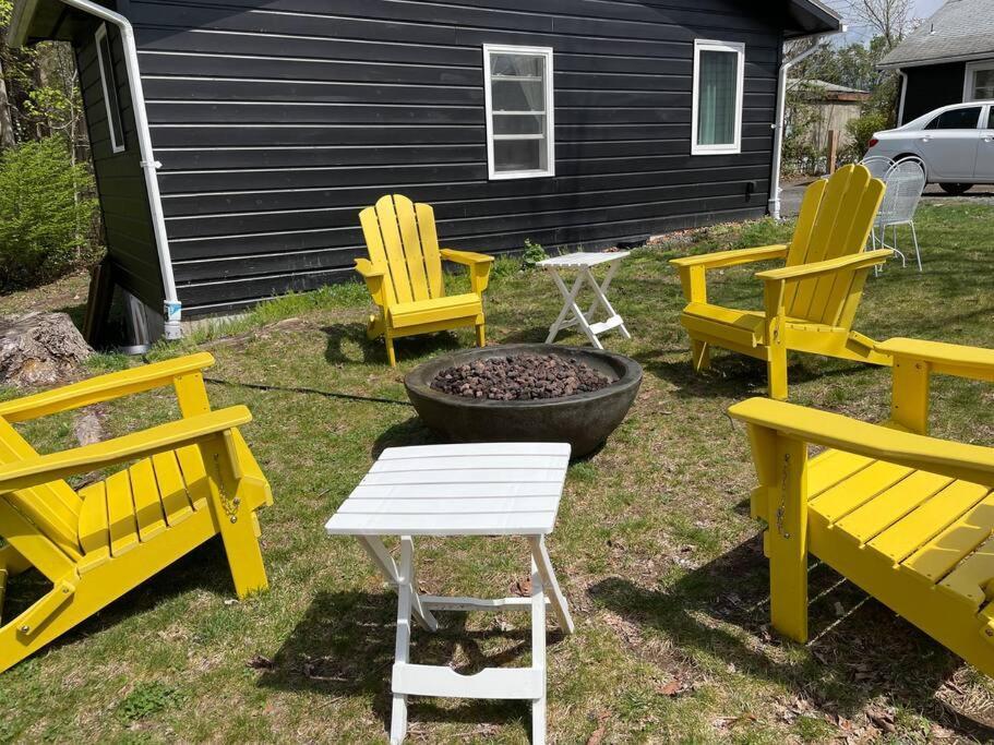 Campfire Cottage Fireplace, Fire Pit & No Chores! Kingston Bagian luar foto