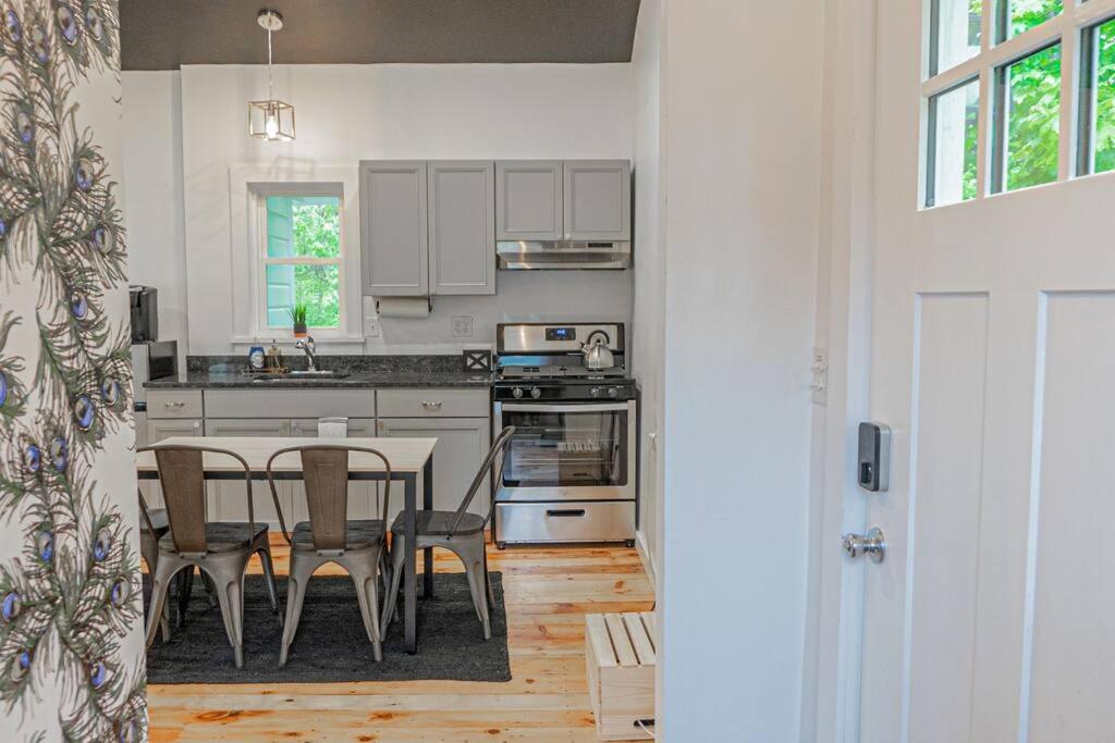 Campfire Cottage Fireplace, Fire Pit & No Chores! Kingston Bagian luar foto