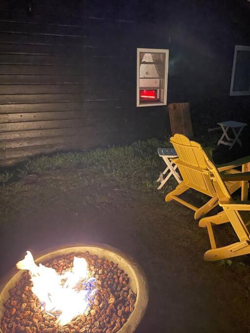 Campfire Cottage Fireplace, Fire Pit & No Chores! Kingston Bagian luar foto