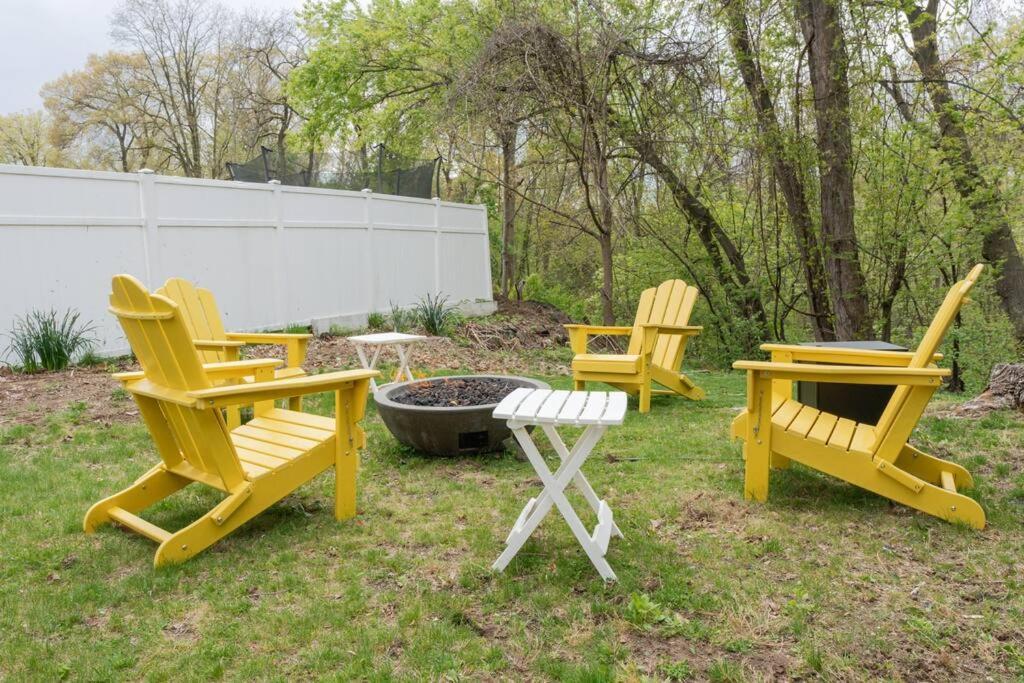Campfire Cottage Fireplace, Fire Pit & No Chores! Kingston Bagian luar foto